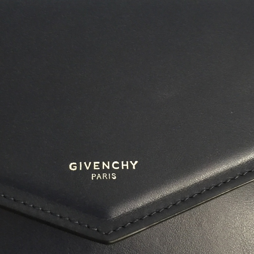 ❌SOLD❌NWT Givenchy Duetto Crossbody, Navy/Burgundy - Picture 4 of 8